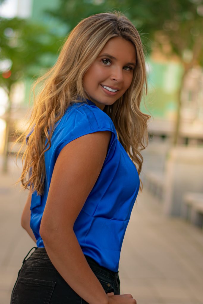 Student Annabelle Himes posing for a photo and facing the reader